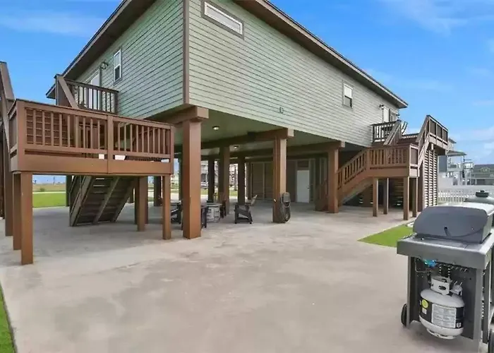 Dancing With Waves Beach House With 3 Bedrooms And 2 Baths