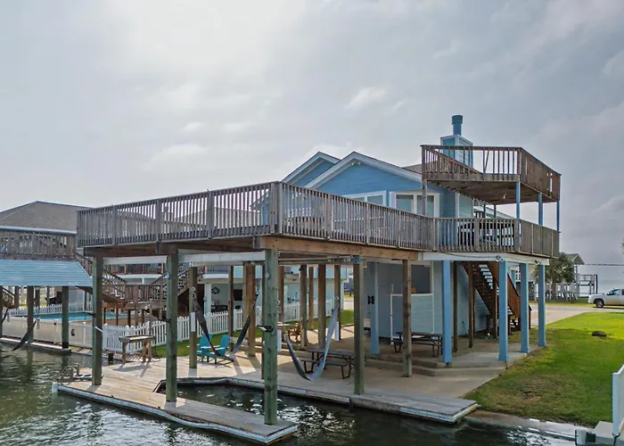 1 Mi To Sea Isle Beach: Canal-Front Gem W/ Dock!
